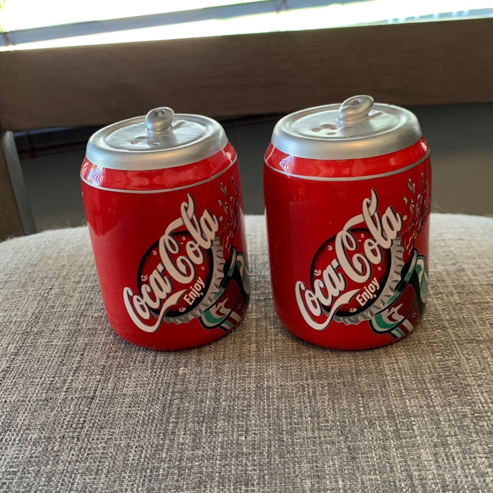 Coca Cola Salt And Pepper Shakers cans